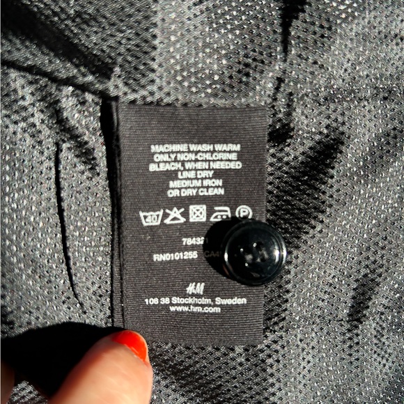 H&M vest - Picture 2 of 4